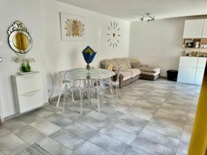 Appartement T4 cœur St-Giniez et parking en ss-sol