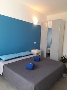 -L Oasi Del Turista, Room 5- CENTRAL STATION private external bathroom