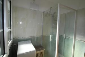 Maisons de vacances Le Gite 5 mn de Luchon - Jardin garage et parking : photos des chambres