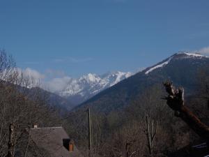 Maisons de vacances Le Gite 5 mn de Luchon - Jardin garage et parking : photos des chambres