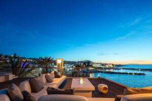 Zillion Villa - Sapphire Shores Beachfront Retreat by etouri