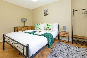 Charming Two Bedroom in Camden