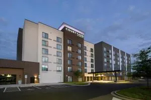 Courtyard by Marriott Charlotte Waverly - 马修斯