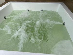 A solo 13 minutos Caminando a Playa, 2 Niveles de Apartamento 1 Habitacion con Jacuzzy Privado