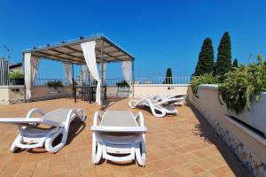 Attico Deluxe Vista Lago - Al Glicine Apartments