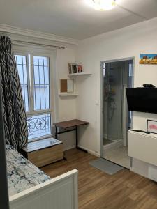 F2 montmartre paris 18