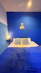 A Room in Santorini House Room Near Airport Bali - 库塔