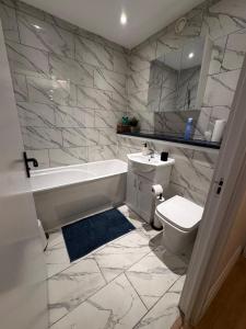 Modern 2 bedroom 2 Bathroom Flat, Free Parking in Woolwich