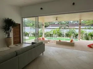 Casa Tropical Luxe - 通萨拉