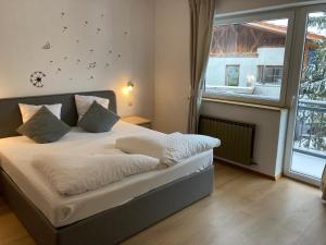 Two-Bedroom Apartment with Balcony room in Wiesenhof