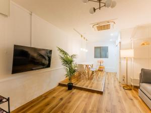 心斎橋梅田京都usjなど人気観光エリアへアクセス抜群4ベットルーム3階建て貸切