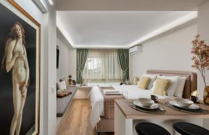 The Athenian Aroma - Suite with Jacuzzi