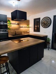 Maisons de vacances Ideal 24h Le Mans and horse European pole : photos des chambres