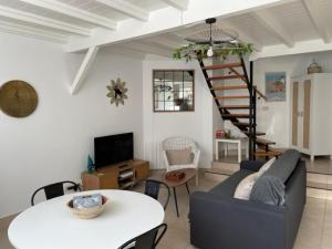 Appartements Cote Baie avec parking wifi draps et serviettes : Appartement 2 Chambres