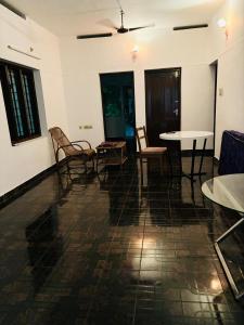 LUXUS INN JA - Padmanabha