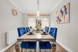 Stylish 3-Bed Close to MCR City Centre for 8 Guests