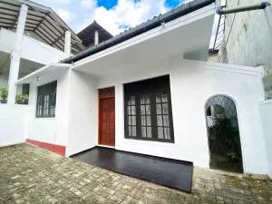 The Colombo House - 卡杜韦勒