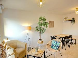 Les chambres de Sandrine avec salle deau privée dans un appartement en collocation