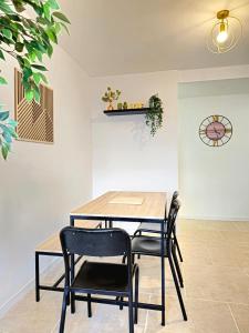 Les chambres de Sandrine avec salle deau privée dans un appartement en collocation