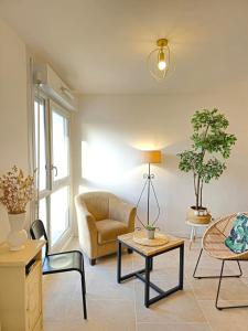 Les chambres de Sandrine avec salle deau privée dans un appartement en collocation