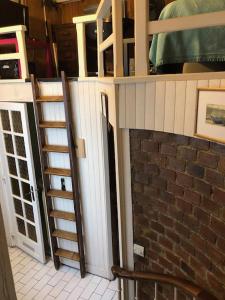 Le 35 rue Coquillière with airport pick-up service