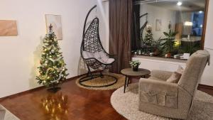 3-bedroom lake view and near center apartment with sauna