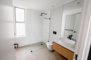 Ocean 9 - Sunset Beachfront Residency