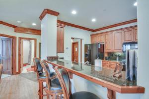 Cozy Avon Retreat with Private Deck and Pool Access!