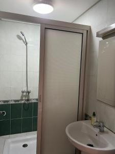 Calm & Cozy Studio with Balcony