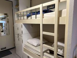 SP690-B022 Studio cabine 4 couchages SAINT PIERRE LA MER