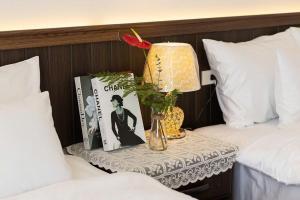 Phòng Tiêu Chuẩn Giường Lớn (Standard King Room)