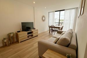 Depto Florencia 305 - Depto Zona Güemes Edificio Maires Urbano Para 4 PAX Con Cochera - Hola Sur