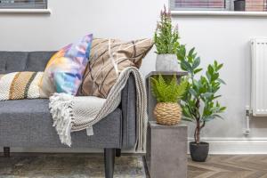 Modern 2 Bed apartment in Bow with garden