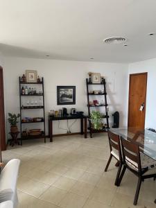 Country Residence Service 302