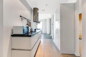 SkyResidence Luxury Apt With Amazing Panoram View