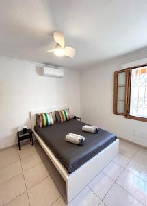 Beautiful poolside apartment in Los Diamantes