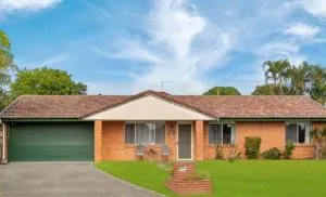 4BR Cozy Stay in Sunnybank Hills - Loganlea