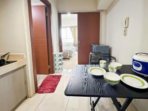 Strategic MTH Square Apt 1BR with Wi-Fi, Pool & Gym by 2ndHome