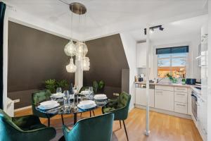 maremar - Design-Maisonette am Holzmarkt - Luxus Boxspringbetten - Arbeitsplatz - Loggia