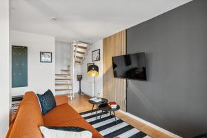 maremar - Design-Maisonette am Holzmarkt - Luxus Boxspringbetten - Arbeitsplatz - Loggia