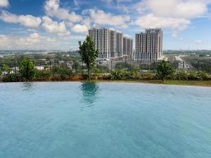 Newly 1BR Apt Cikarang with Pool, Gym & Wi-Fi by 2ndHome