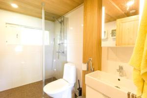 Beautiful Cabin At The Sea