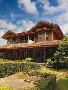 Large Bogor Villa with Pool, BBQ Grill & Fishing Spot by 2ndHome - Cikakak