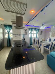 Beachfront Apartment with Jacuzzi