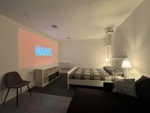 Private cinema studio guest house with garden - 布伦特伍德