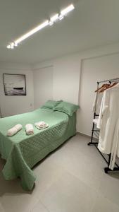 Apartamento quarto e sala a 260m da Praia