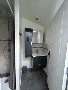 Maisons de vacances Sejour plage en tribu, Maison Etoile Pascale Confort convivialite, proximite mer A 5 min de la plage de Trojan les Bains, Parfait pour week-end ou vacances en groupe : photos des chambres