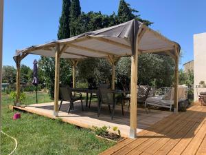 Modern villa - childrens secure pool garden