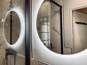 Luxe studio 10min metro from the Center of Paris