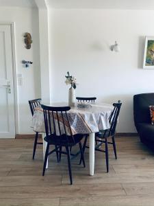 Appartements Appart plain-pied 4 pers - piscine - parking : photos des chambres
